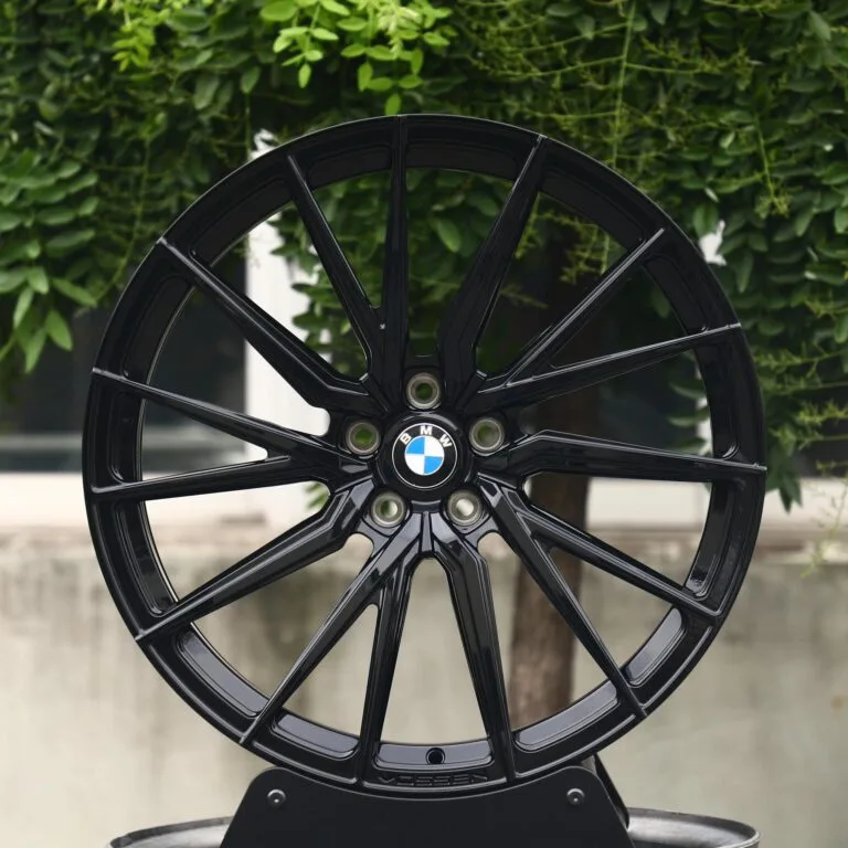 BMW M2 G87 / M3 G80 Forged Wheels – Gloss Black 5 W-Spoke, front view