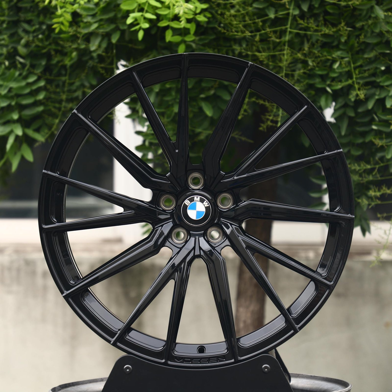BMW M2 G87 wheels – Gloss Black 5 W-Spoke, front view