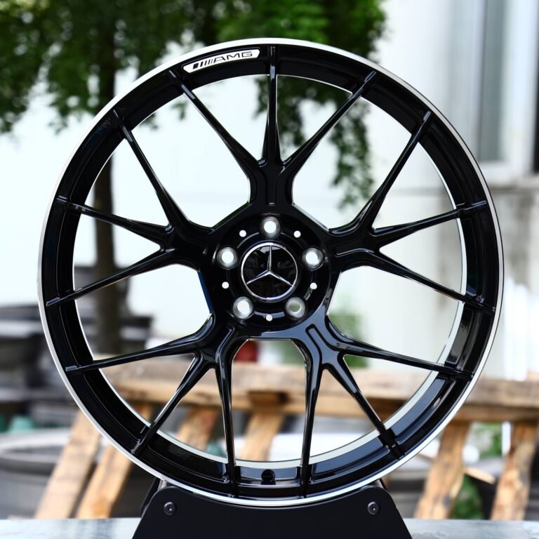Mercedes-Benz E-Class wheels – Gloss Black 5 W-Spoke, front view