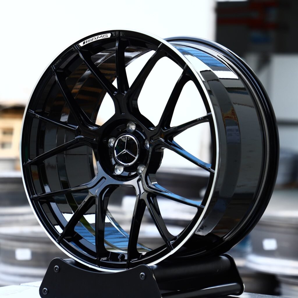 Mercedes-Benz S-Class wheels – Gloss Black 5 W-Spoke, angled view