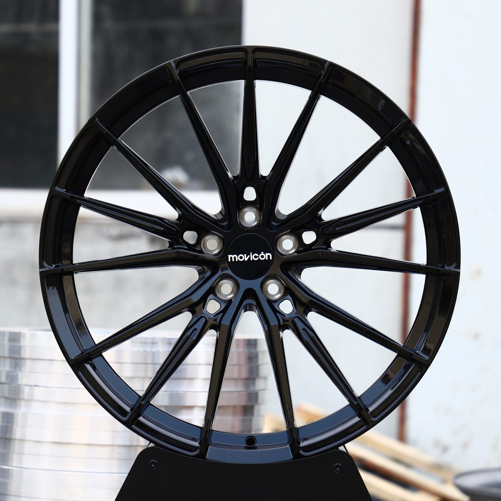 Porsche 911 wheels – Gloss Black 5 W-Spoke, front view