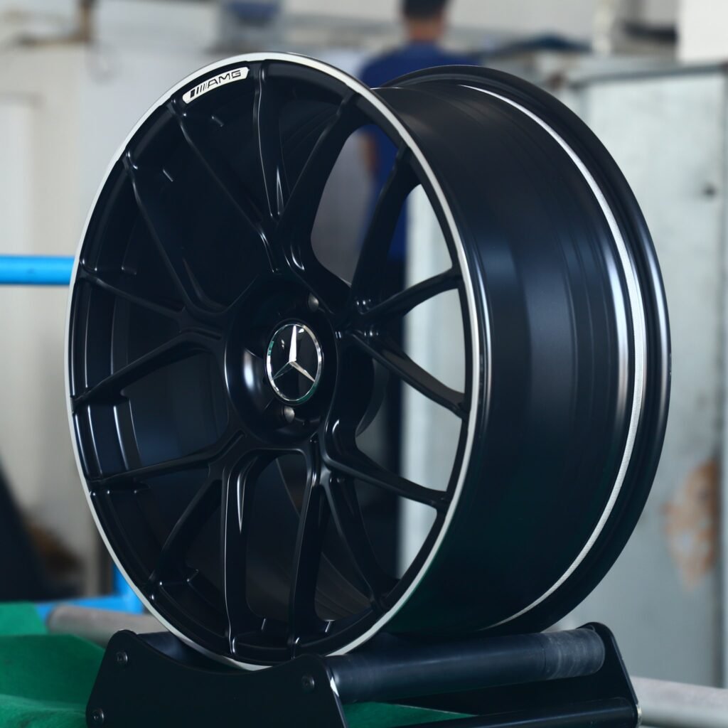 5x112 wheels – Gloss Black 5 W-Spoke Machined Lip (Mercedes-Benz OEM-Style), side view