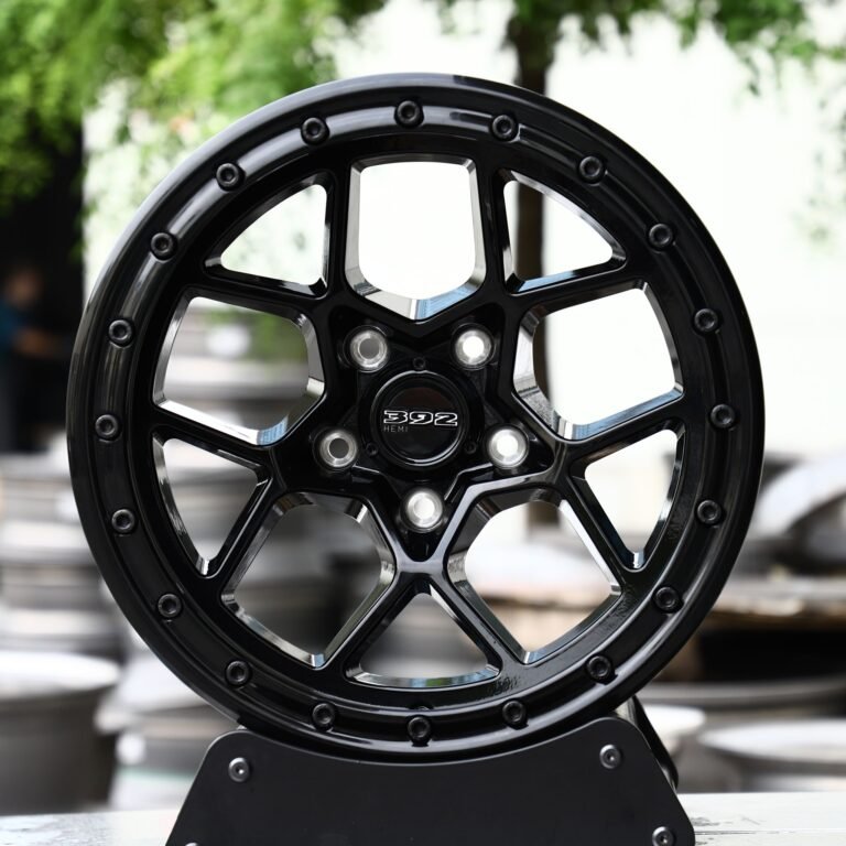 Toyota 4Runner wheels – Gloss Black 5 Y-Spoke, front view