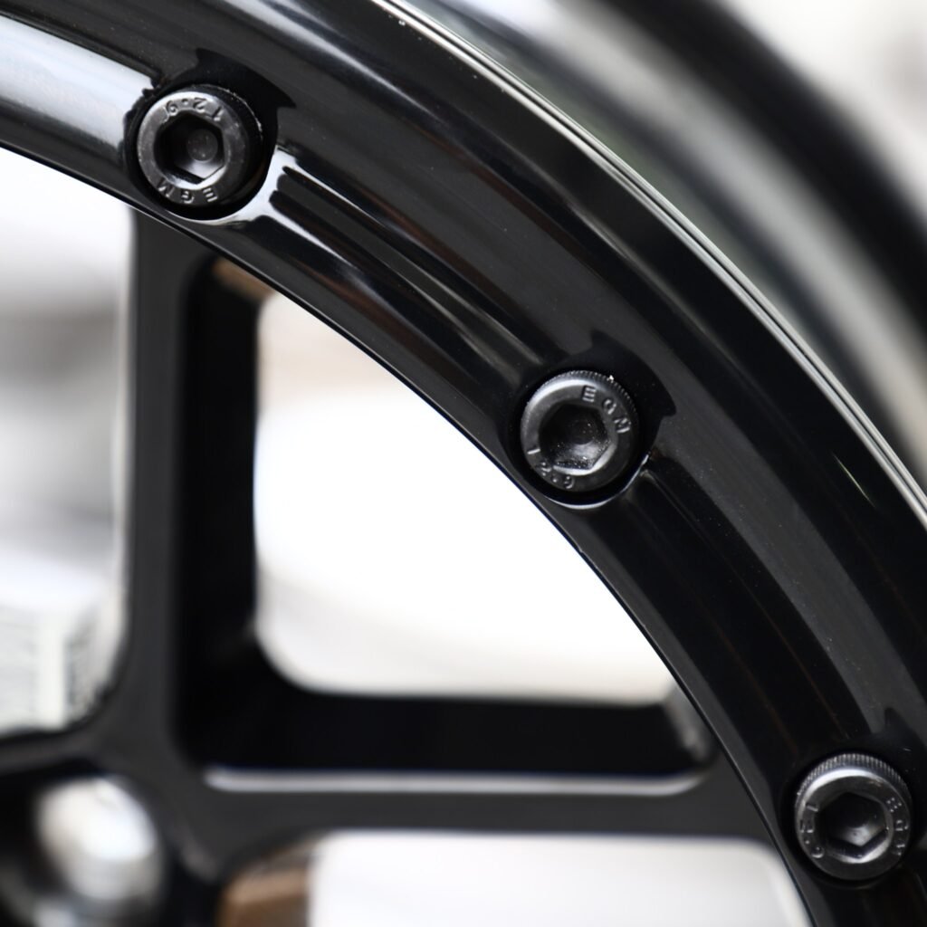 Dodge Durango wheels – Gloss Black 5 Y-Spoke Beadlock (Dodge OEM-Style), lip and barrel detail
