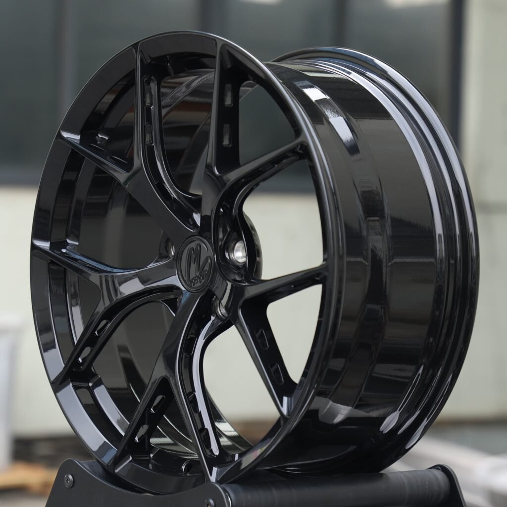 Ford Mustang S550 wheels – Gloss Black 5 Y-Spoke, lip and barrel detail