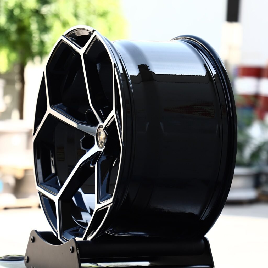 Lamborghini Urus wheels – Gloss Black 5 Y-Spoke, angled view