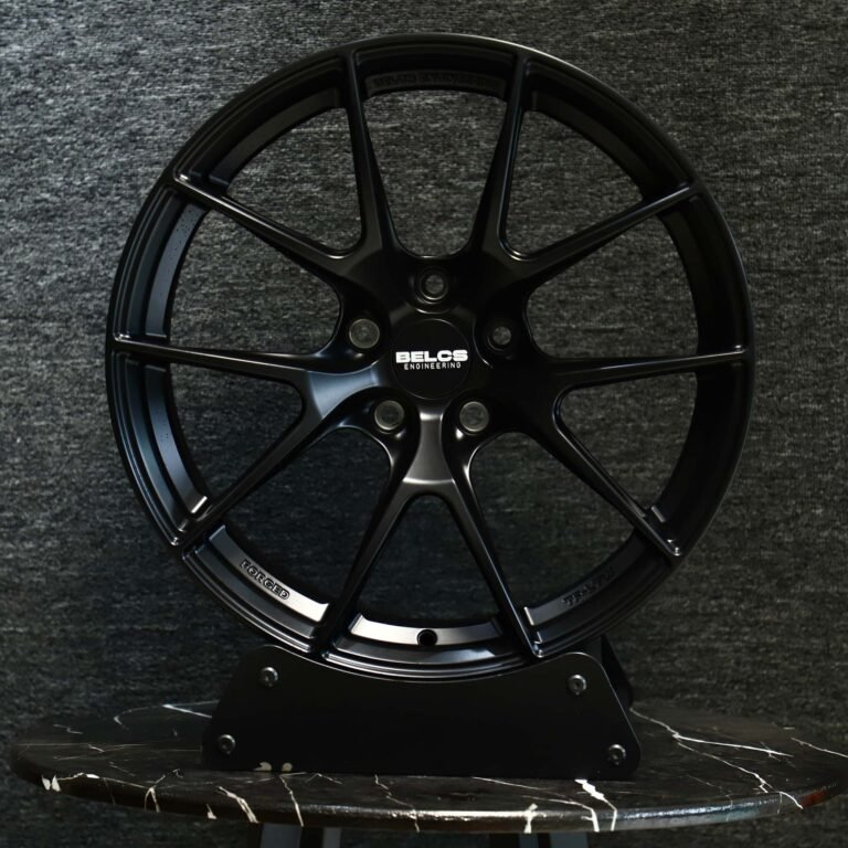 Toyota GR86 wheels – Gloss Black 5 Y-Spoke, front view