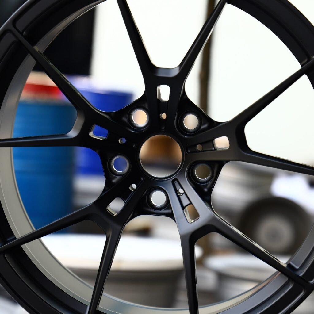 Audi A4 B9 wheels – Gloss Black 5 Y-Spoke, lip and barrel detail