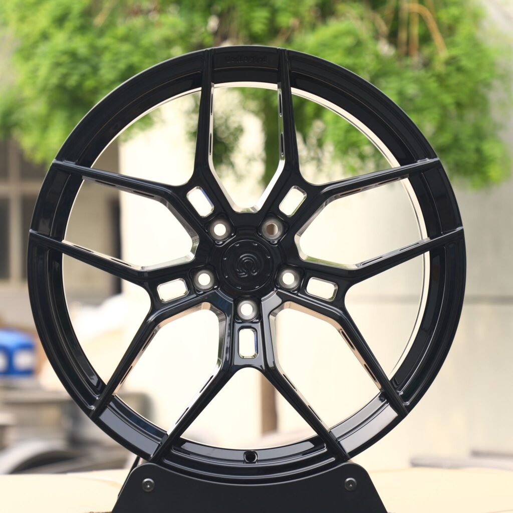 Tesla Model 3 wheels – Gloss Black 5 Y-Spoke, front view