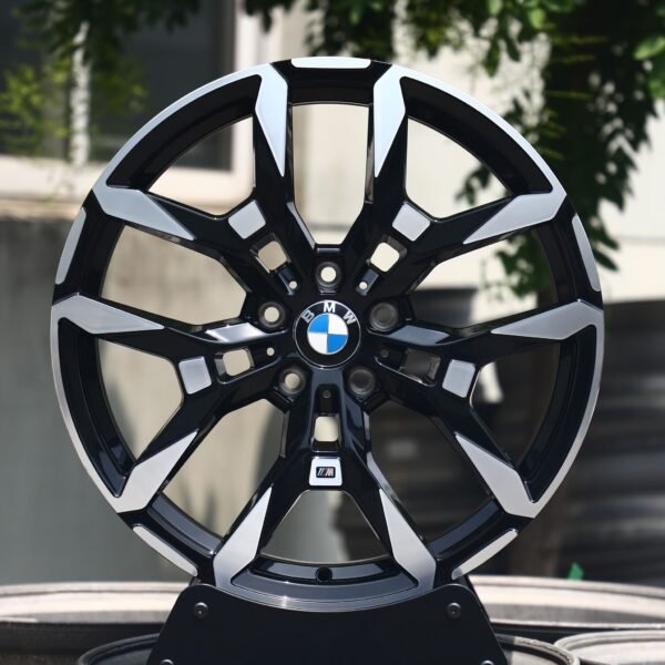 BMW M3 wheels – Black / Machined 5 Y-Spoke Machined Face, front view