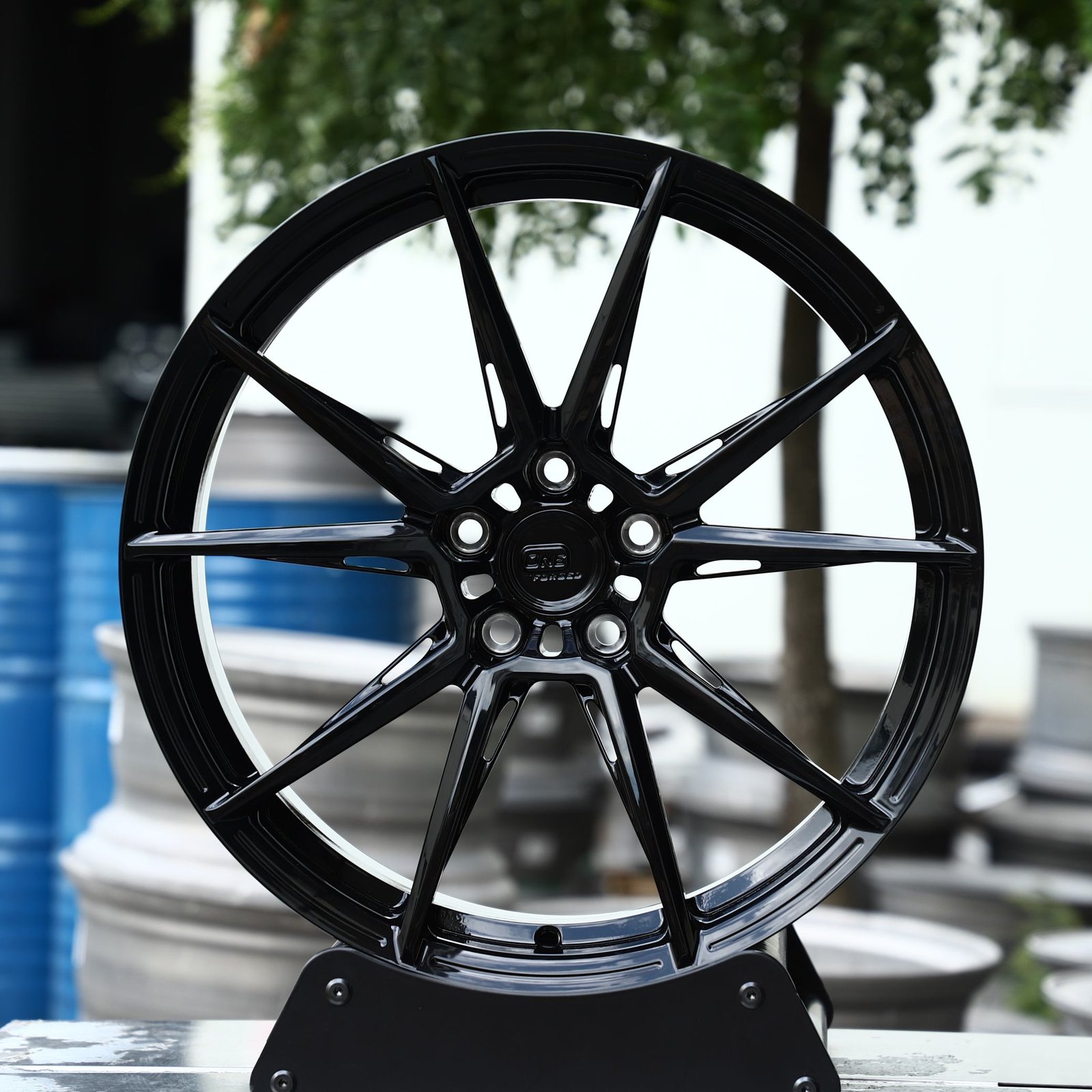 Tesla Model 3 wheels – Gloss Black 5 Y-Spoke Side-Milled, front view