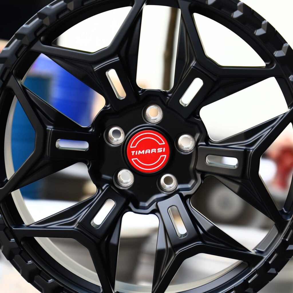 Audi A4 B9 wheels – Gloss Black 6 Y-Spoke, lip and barrel detail