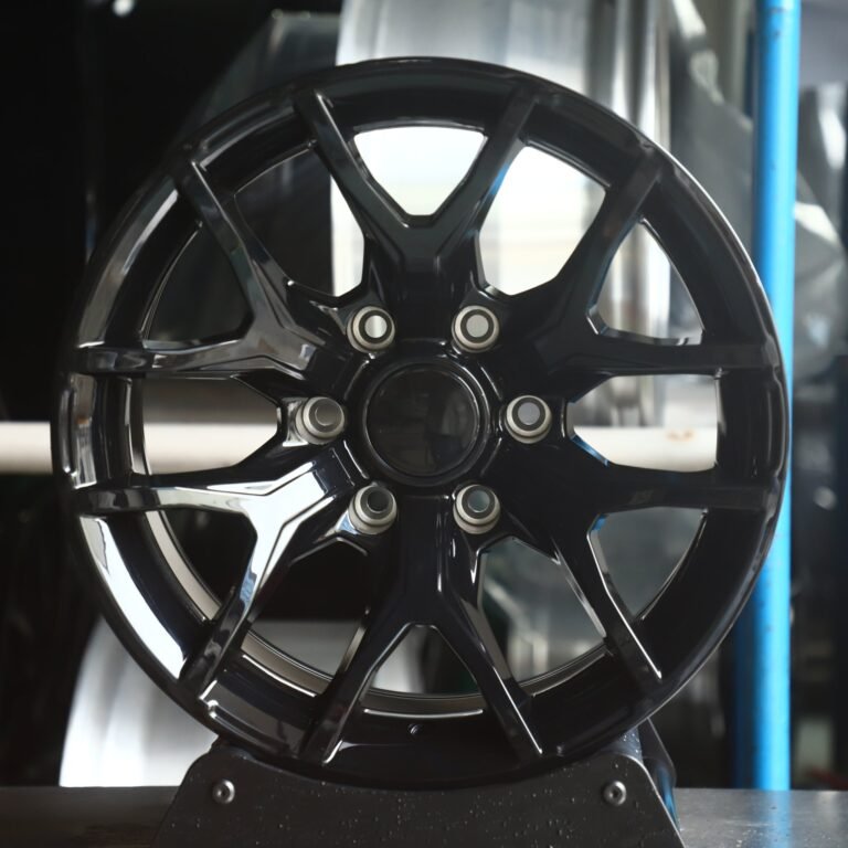 Toyota 4Runner wheels – Gloss Black 6 Y-Spoke, front view