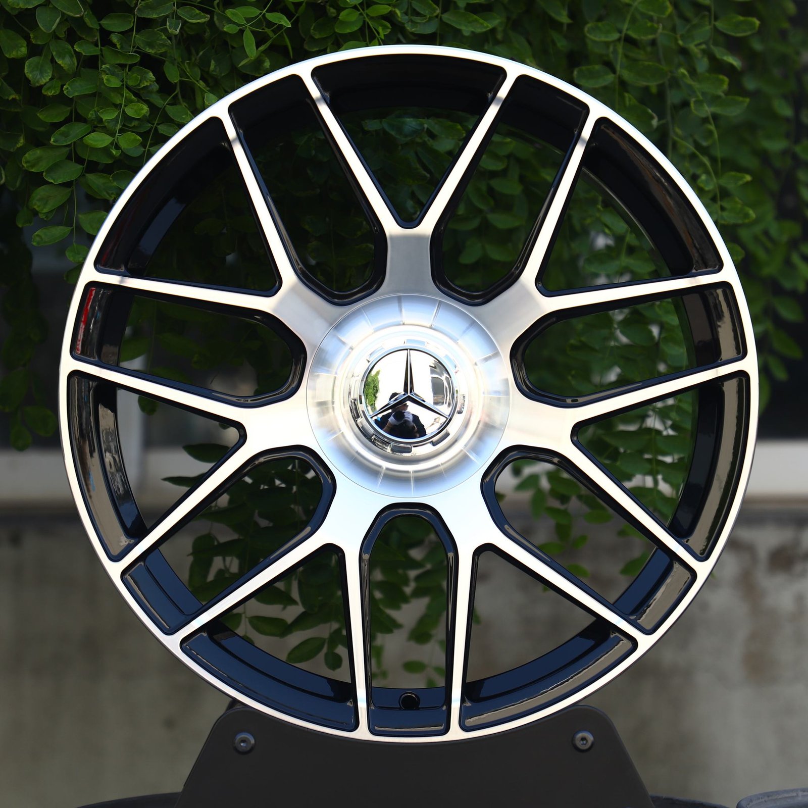 Mercedes-Benz E-Class wheels – Gloss Black 7 Y-Spoke Machined Face, front view