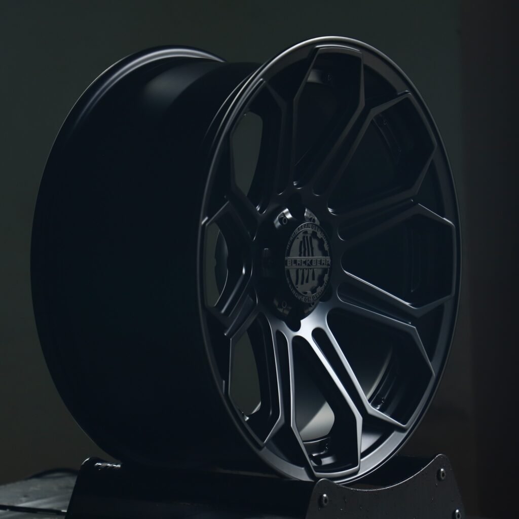 6x139.7 wheels – Gloss Black 8 Y-Spoke, side view