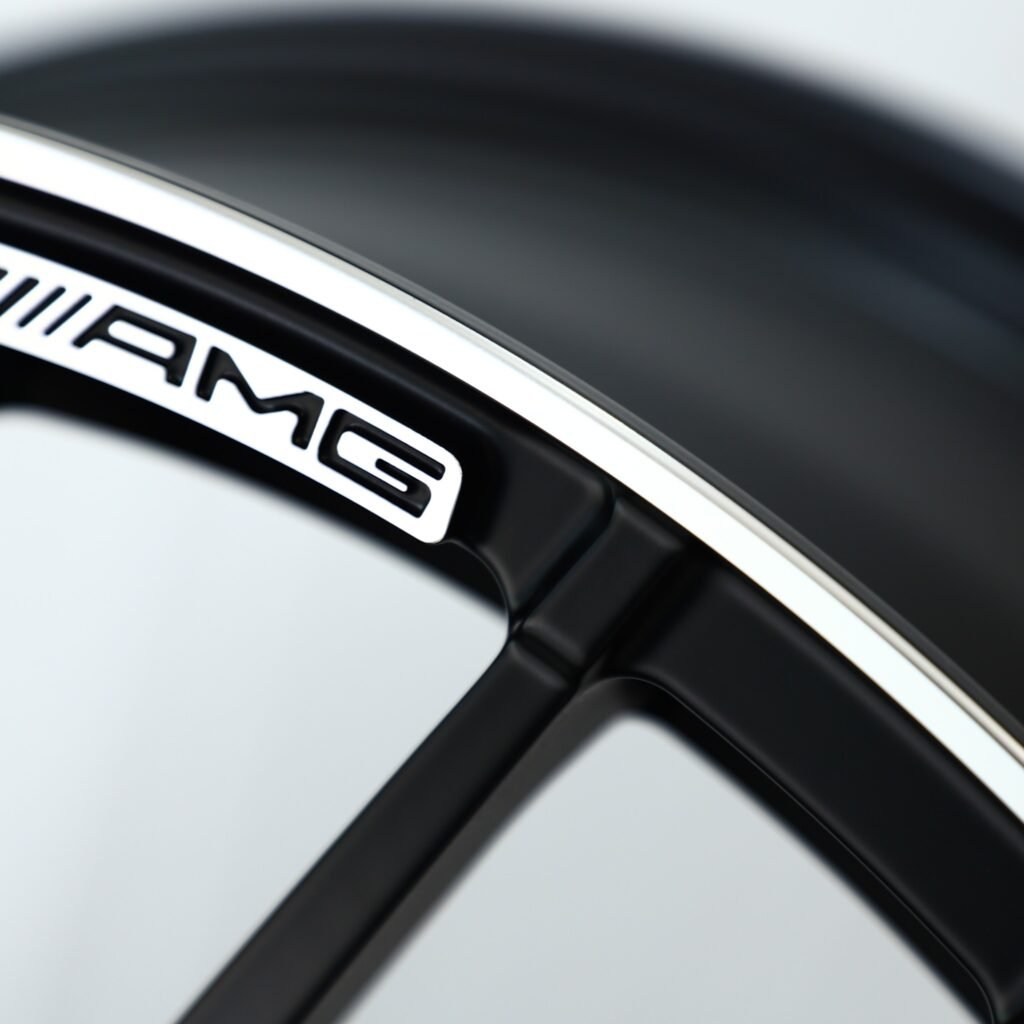 Audi Q7 wheels – Gloss Black 9 Y-Spoke, lip and barrel detail