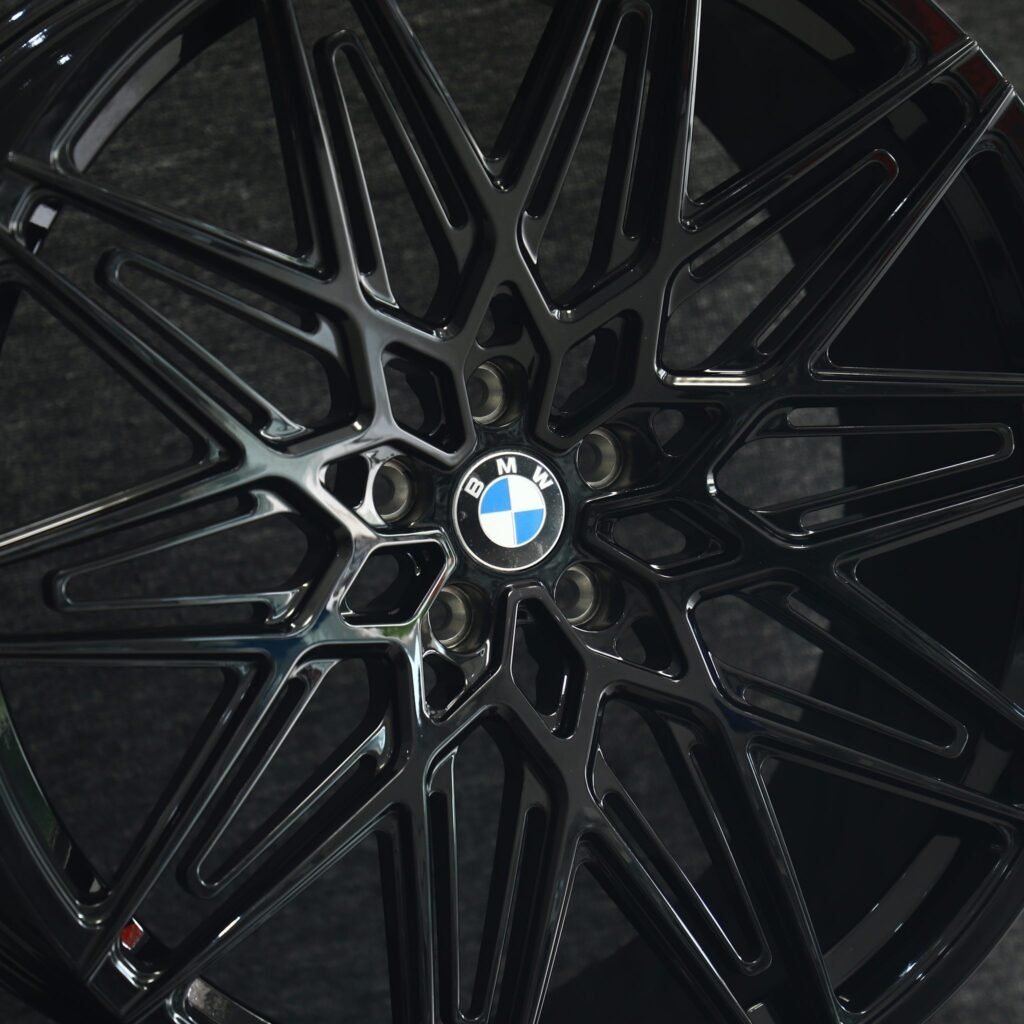 BMW M4 F82 wheels – Gloss Black Cross-Spoke, lip and barrel detail