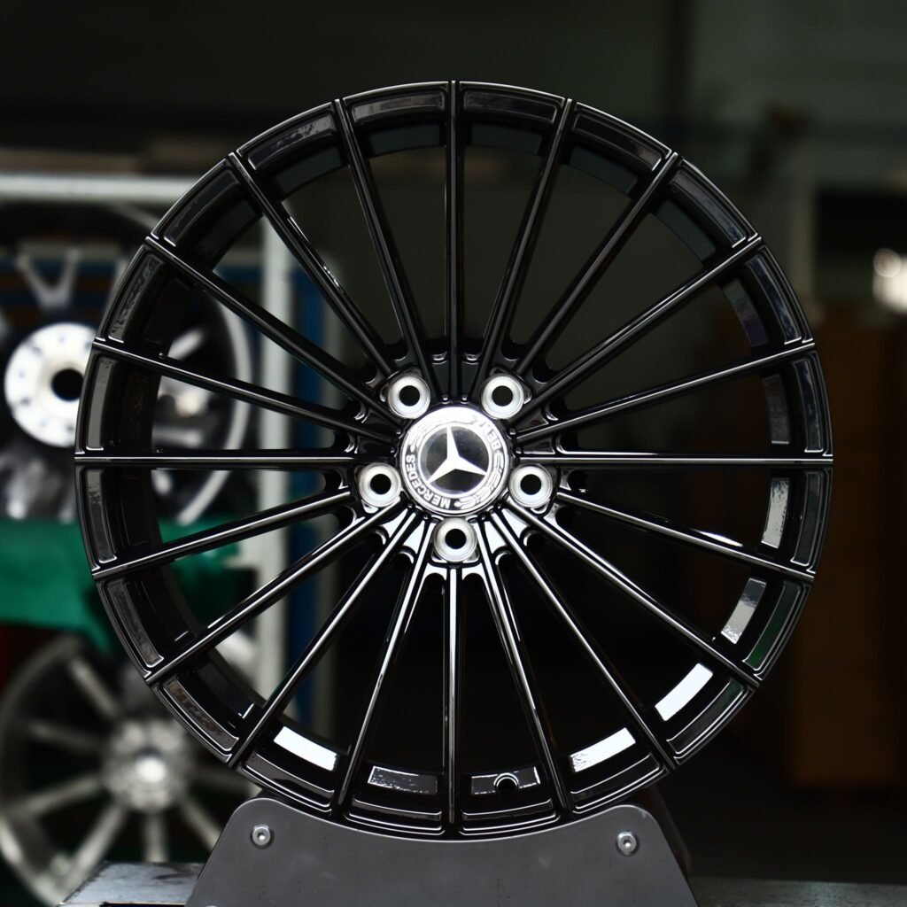 Mercedes-Benz E-Class wheels – Gloss Black Custom, front view