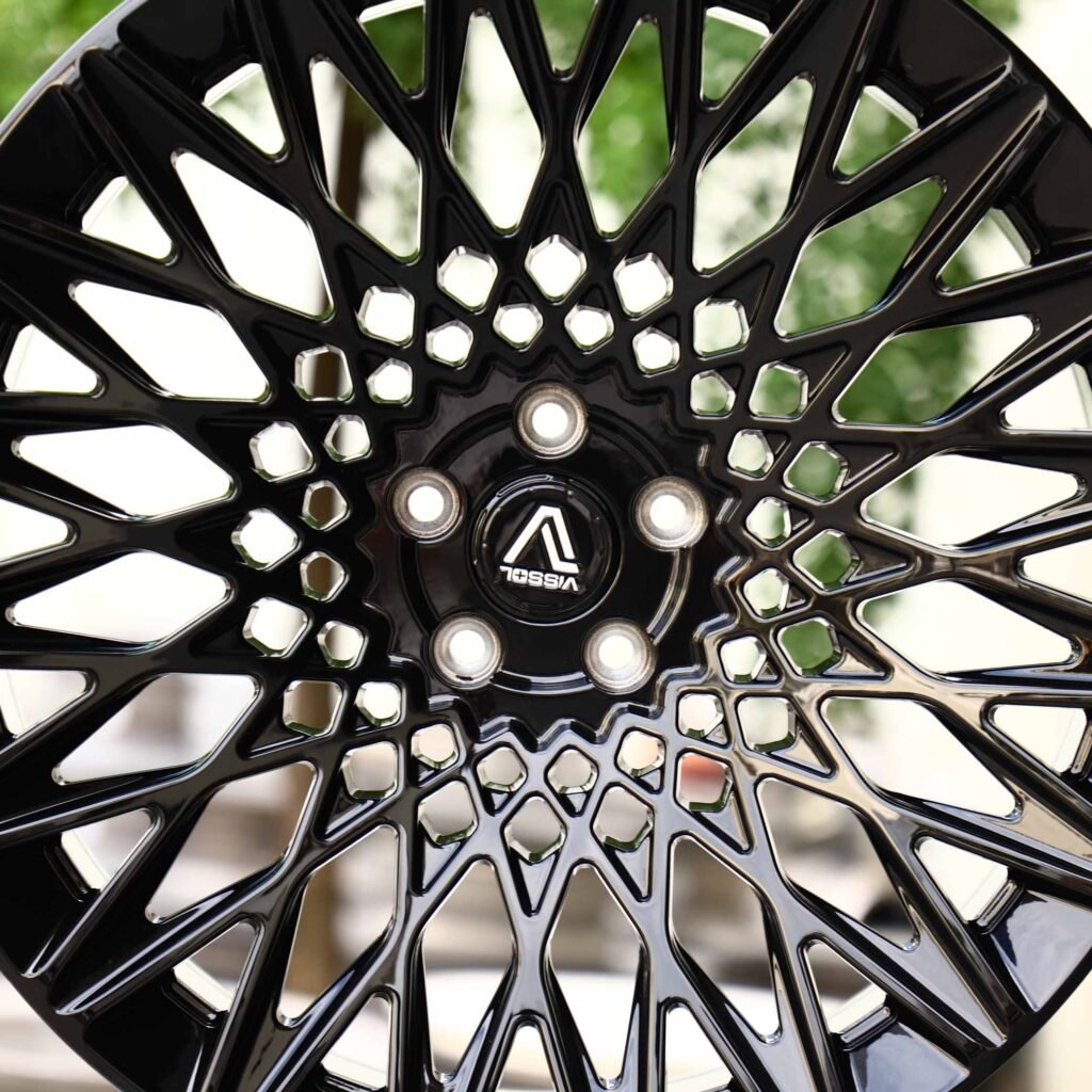 Audi A4 B9 wheels – Gloss Black Cut-Out Concave, lip and barrel detail