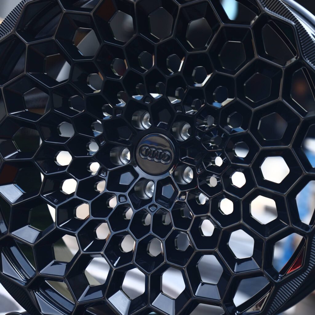 Audi RS3 8Y wheels – Gloss Black Cut-Out, lip and barrel detail