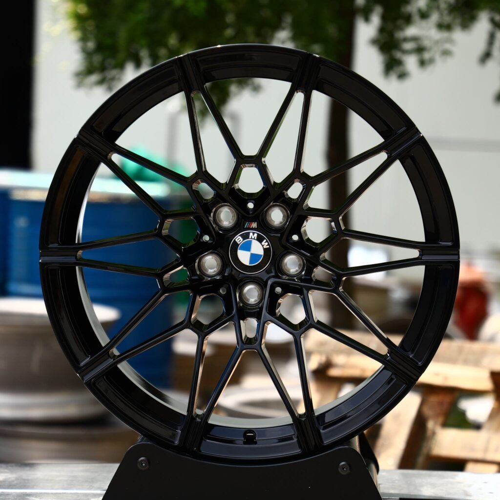 BMW M3 wheels – Gloss Black Cut-Out, front view