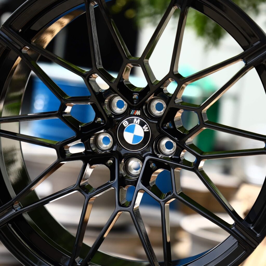 BMW M4 F82 wheels – Gloss Black Cut-Out, lip and barrel detail