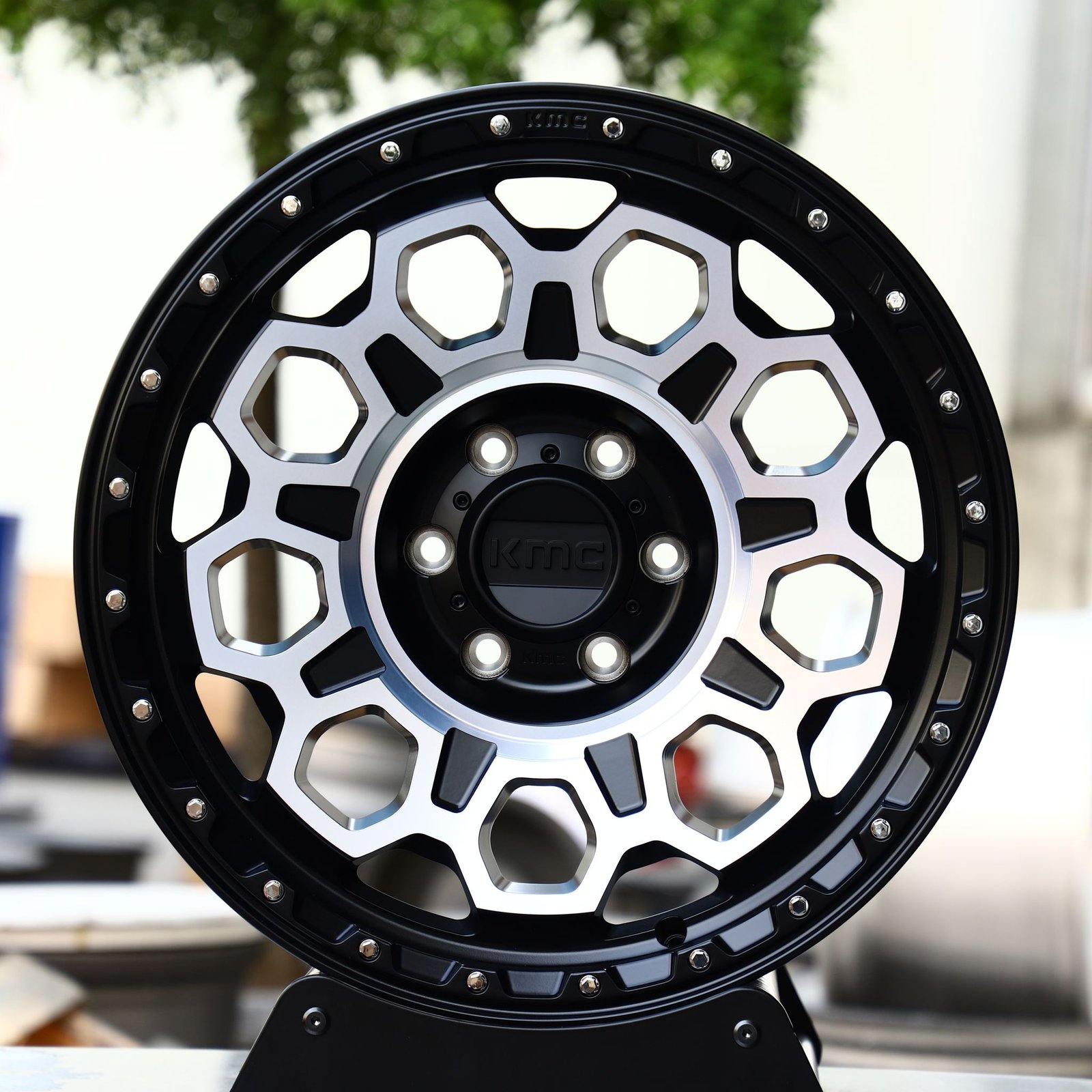Toyota 4Runner wheels – Gloss Black Deep Lip Exposed Bolt Detail (KMC-Style), front view