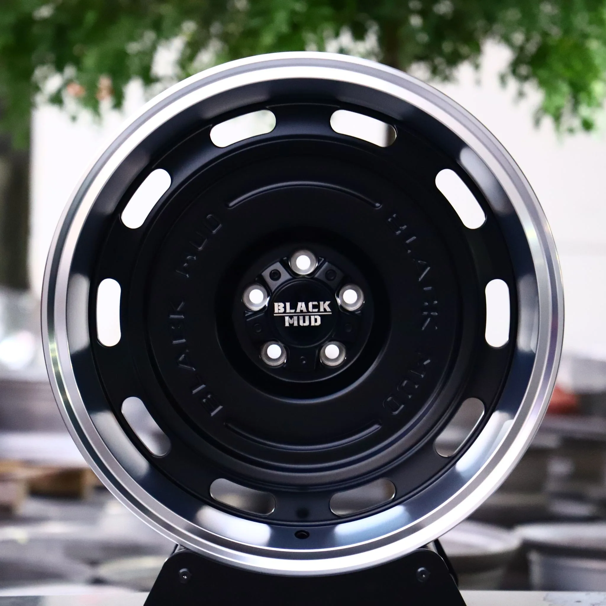 Toyota 4Runner wheels – Gloss Black Deep Lip Full-Face, front view