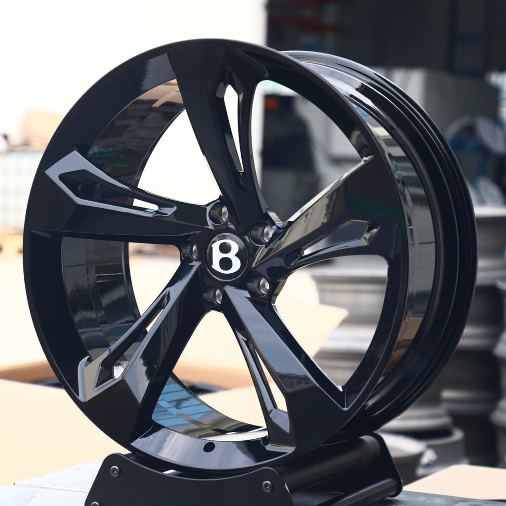 Bentley Flying Spur wheels – Gloss Black Directional Milled, angled view