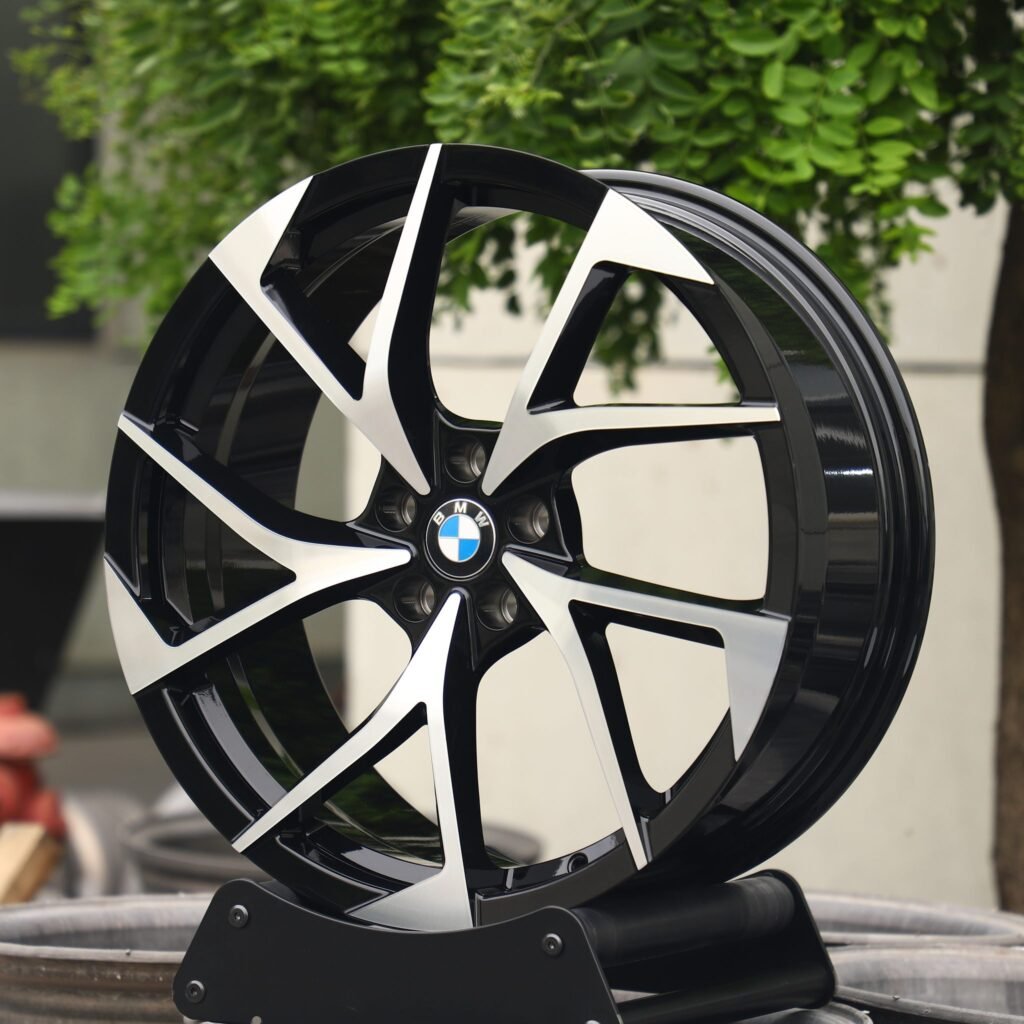 BMW M5 wheels – Gloss Black Directional Milled Machined Face, angled view
