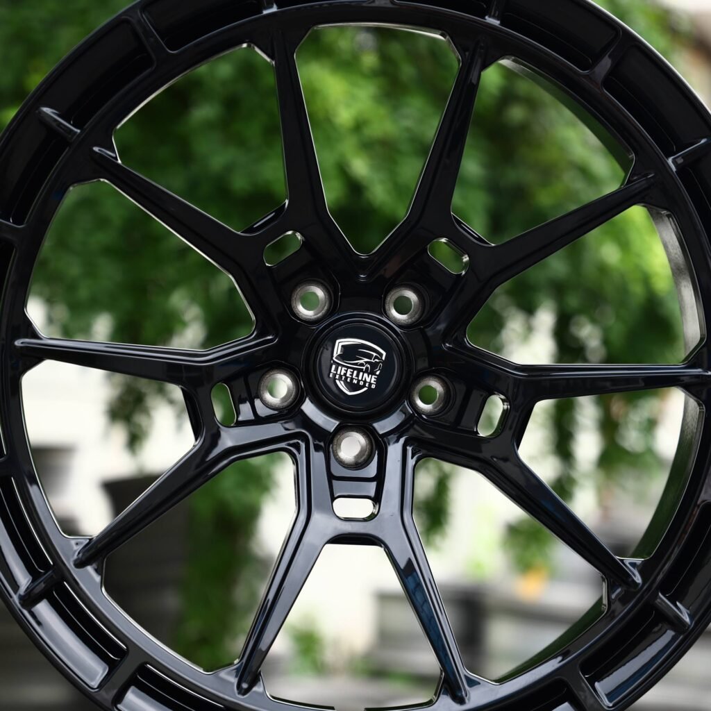 Audi A4 B9 wheels – Gloss Black Double-Ring 5 Y-Spoke Concave, lip and barrel detail