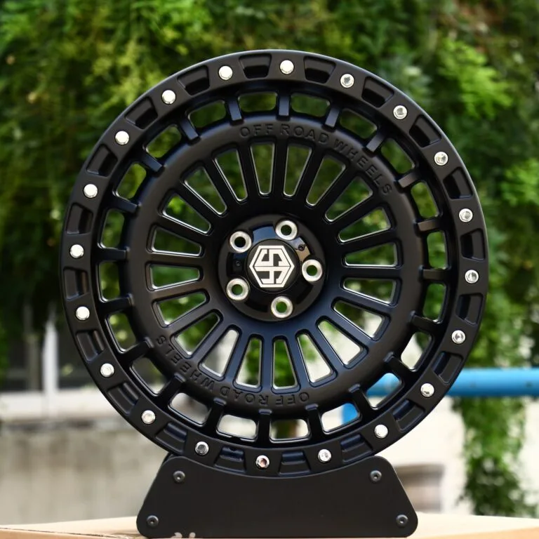 Toyota 4Runner wheels – Gloss Black Exposed Bolt Detail Double Ring Lip, front view