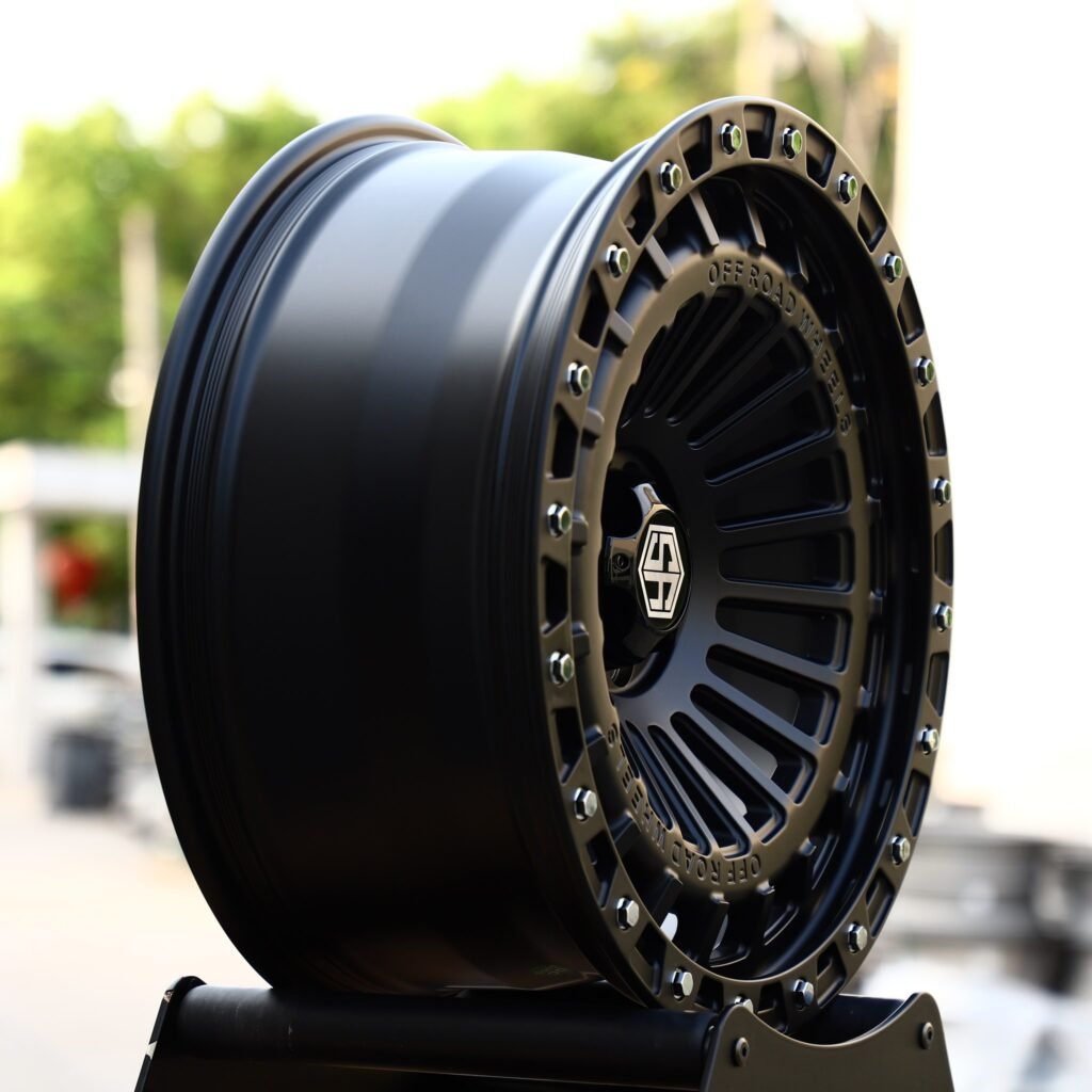 6x139.7 wheels – Gloss Black Exposed Bolt Detail Double Ring Lip, side view