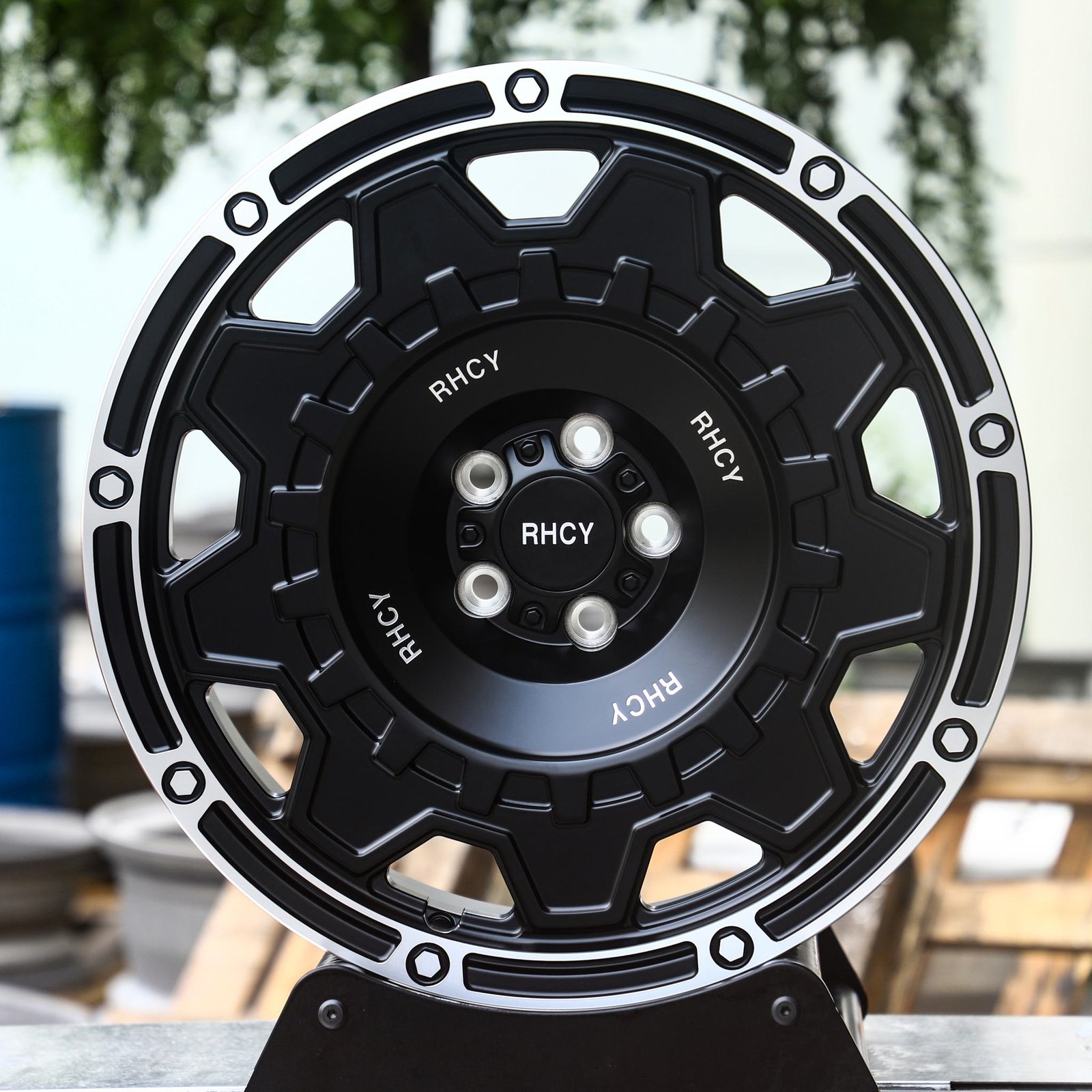 Toyota 4Runner wheels – Gloss Black Exposed Bolt Detail Full-Face Machined Face, front view