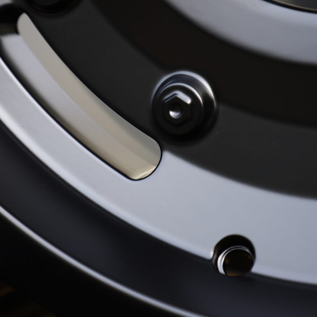 Lexus LX 570 wheels – Gloss Black Full-Face Exposed Bolt Detail, lip and barrel detail