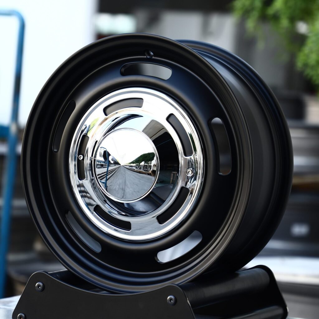 BMW 5 Series wheels – Gloss Black Full-Face, angled view