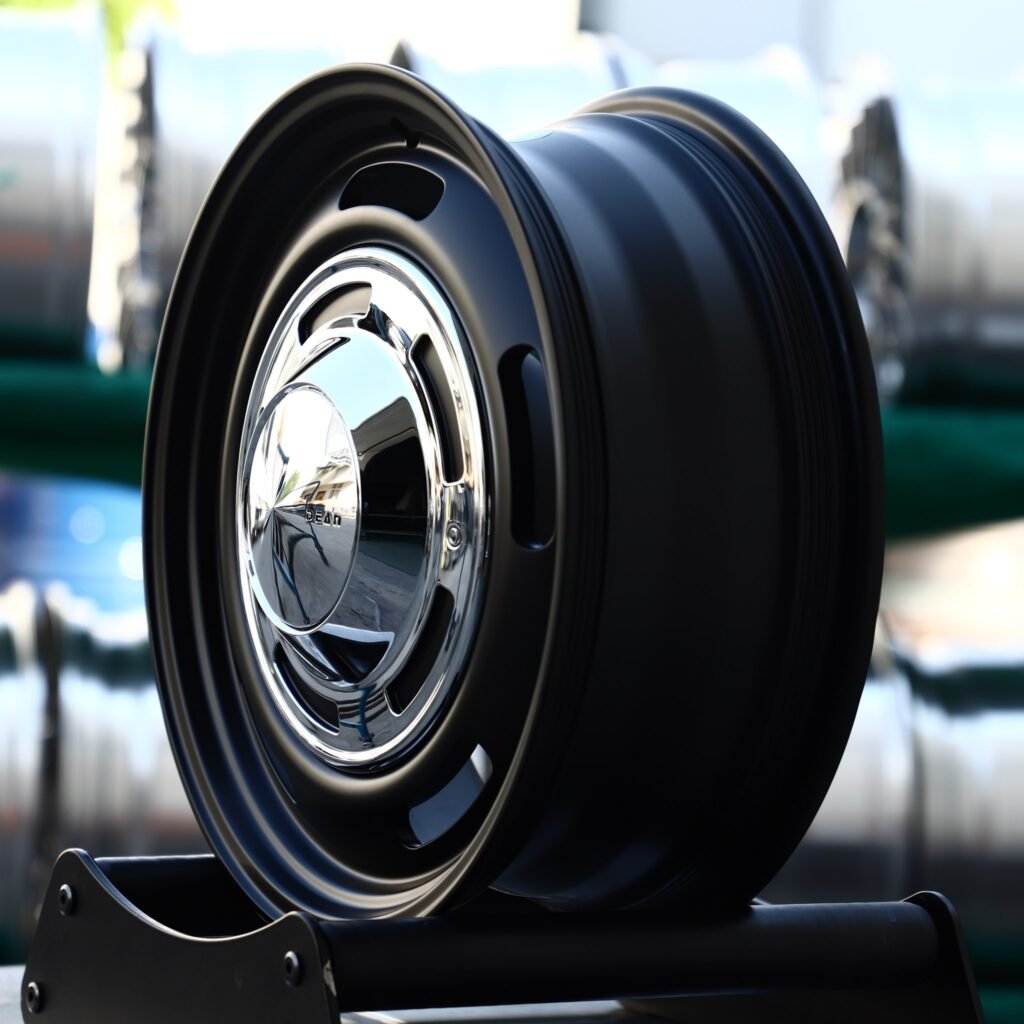 5x112 wheels – Gloss Black Full-Face, side view