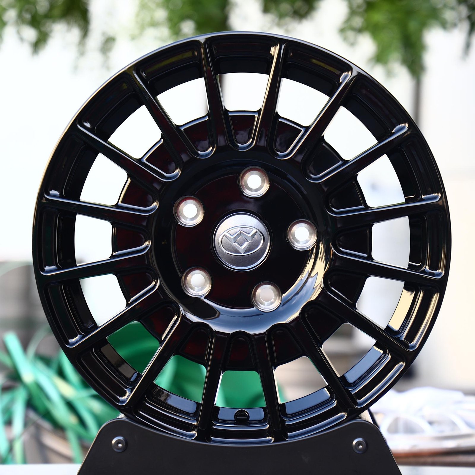 Ford F-150 wheels – Gloss Black Full-Face, front view