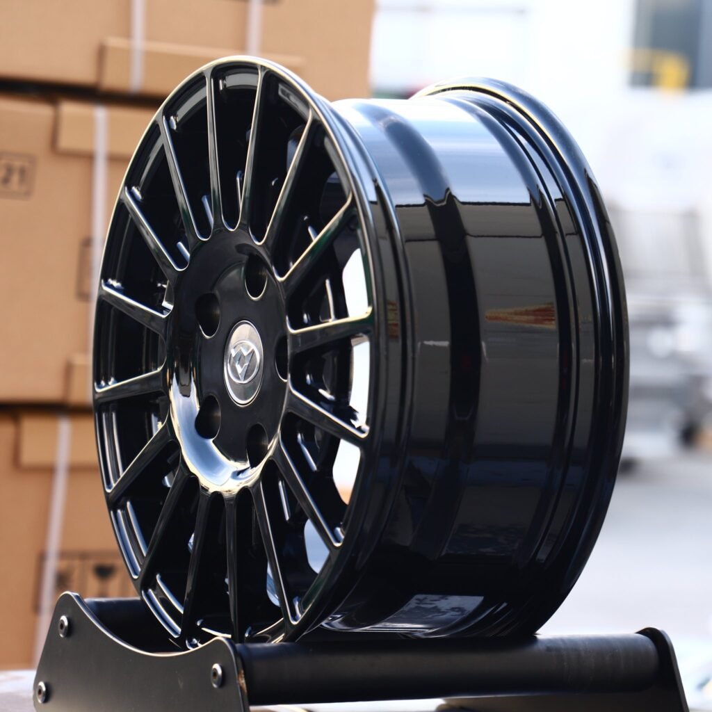 6x135 wheels – Gloss Black Full-Face, side view