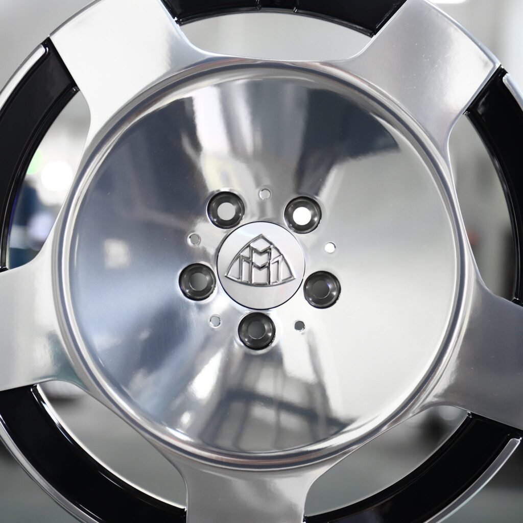 5x112 wheels – Gloss Black Full-Face (Maybach-Style), side view