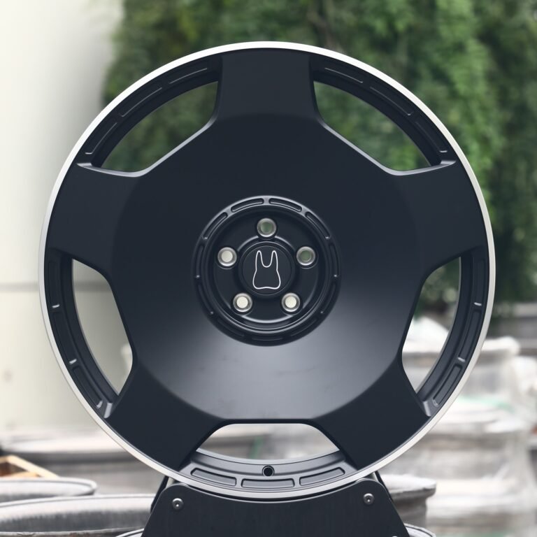Porsche 911 wheels – Gloss Black Full-Face Machined Lip, front view