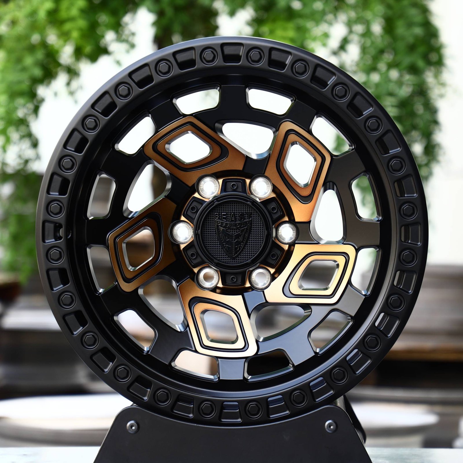 Toyota 4Runner wheels – Gloss Black / Gold Exposed Bolt Detail, front view