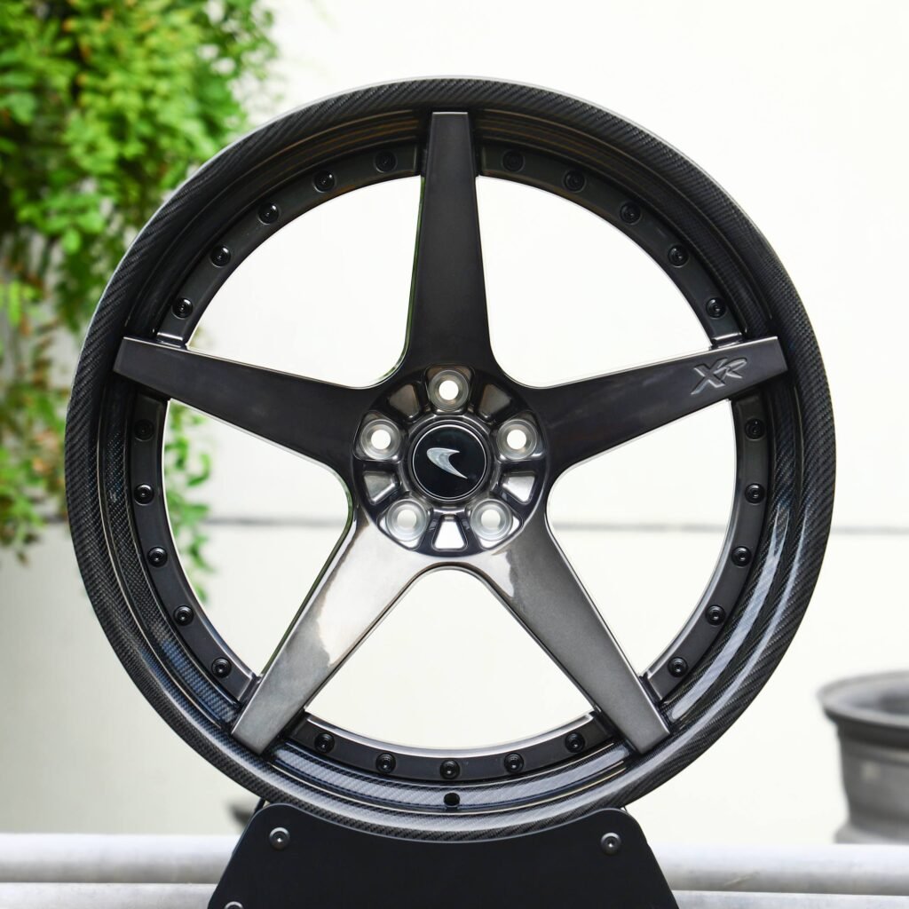 Gloss Black / Gray Carbon Fibre Forged Wheels – Audi A6 / BMW 5 Series Fitment (5-Lug) Carbon Fiber forged wheel
