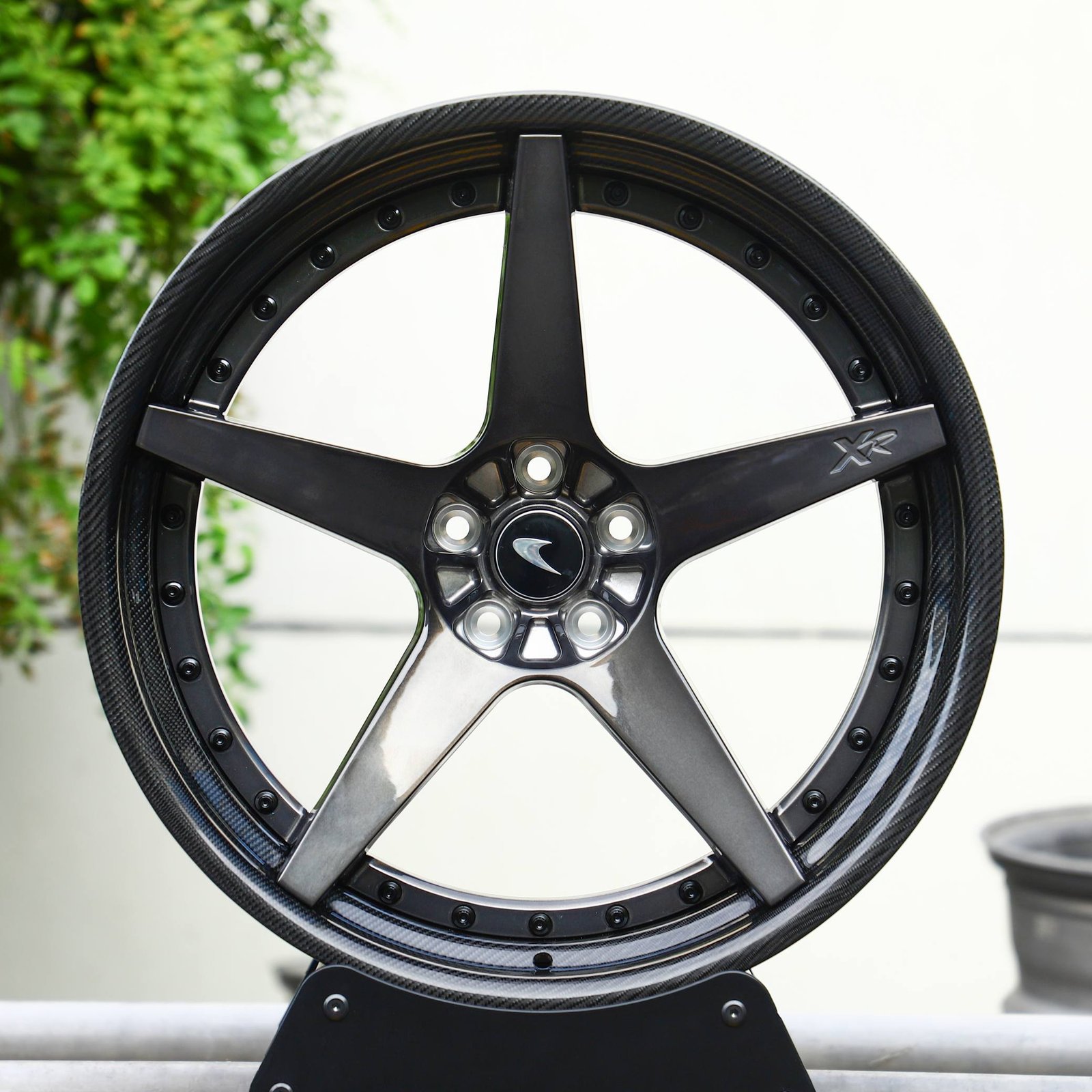 McLaren MP4-12C wheels – Gloss Black 5-Spoke Deep-Concave (McLaren OEM-Style), front view
