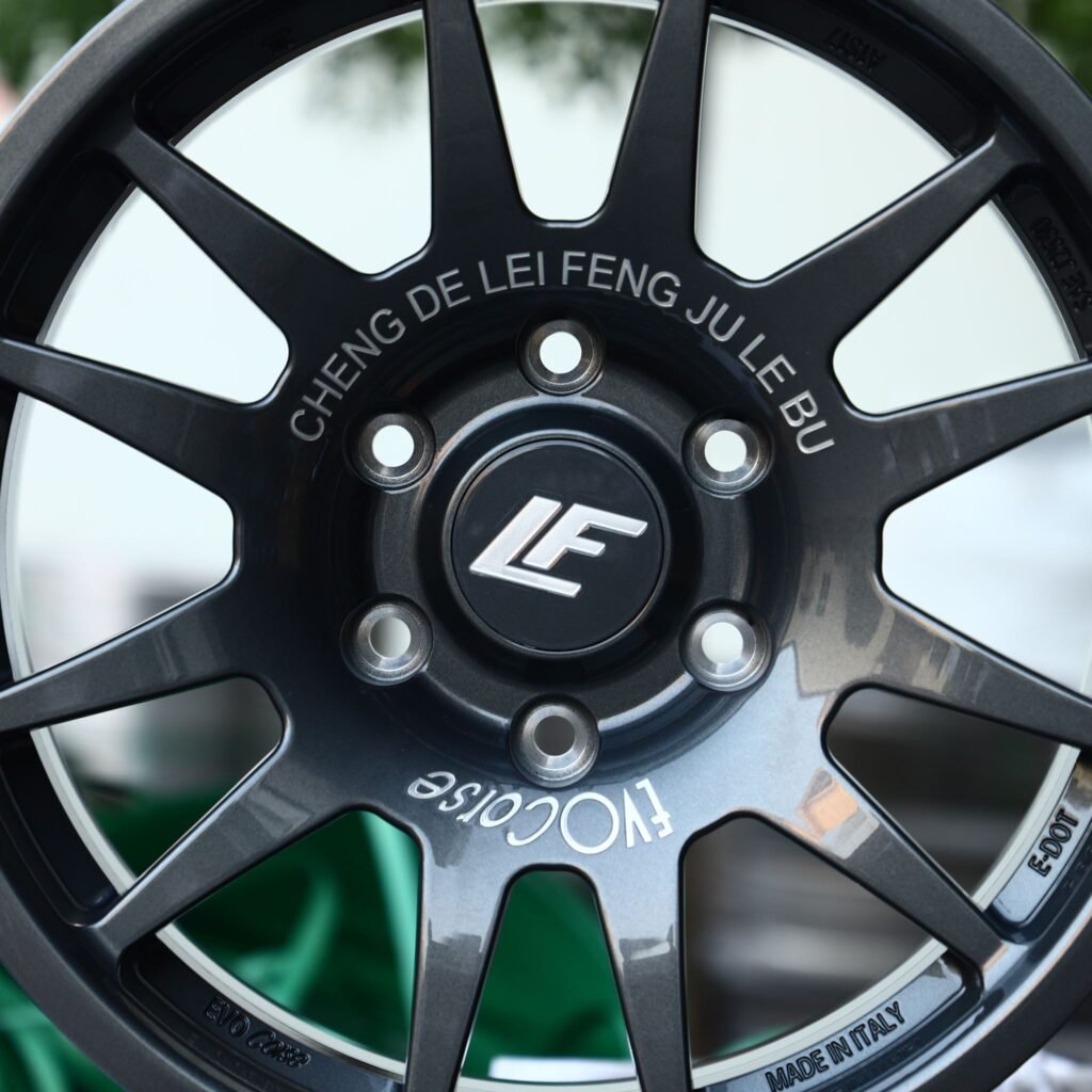 Toyota Tacoma wheels – Gloss Black / Gunmetal 12-Spoke, lip and barrel detail