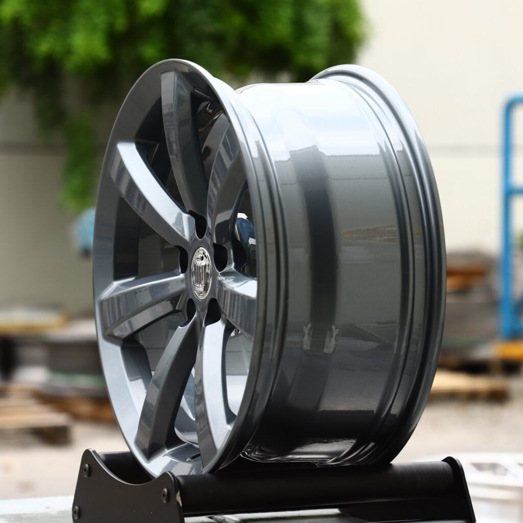 5x114.3 wheels – Gloss Black / Gunmetal 7-Spoke, side view