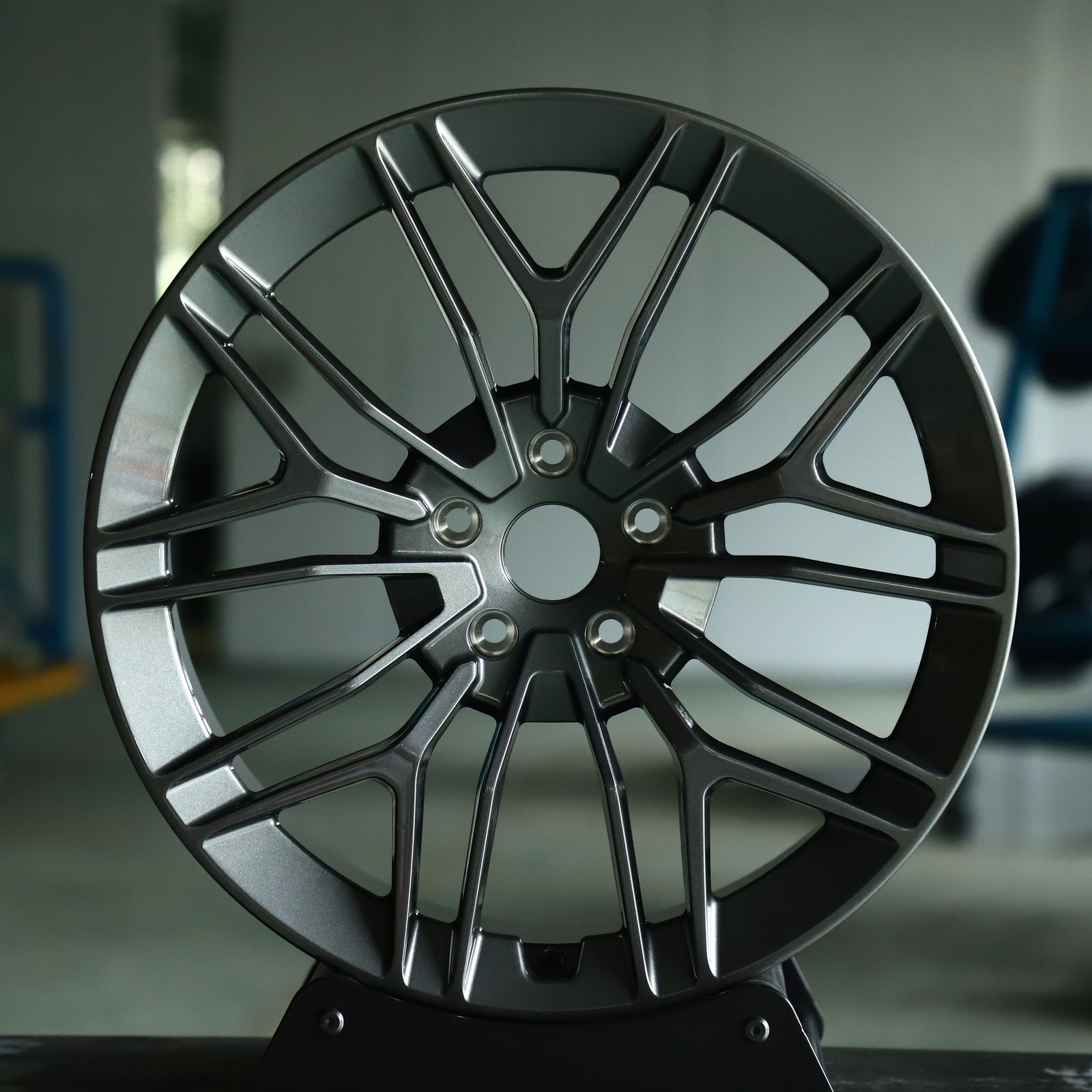 Porsche 911 wheels – Gloss Black / Gunmetal Custom, front view