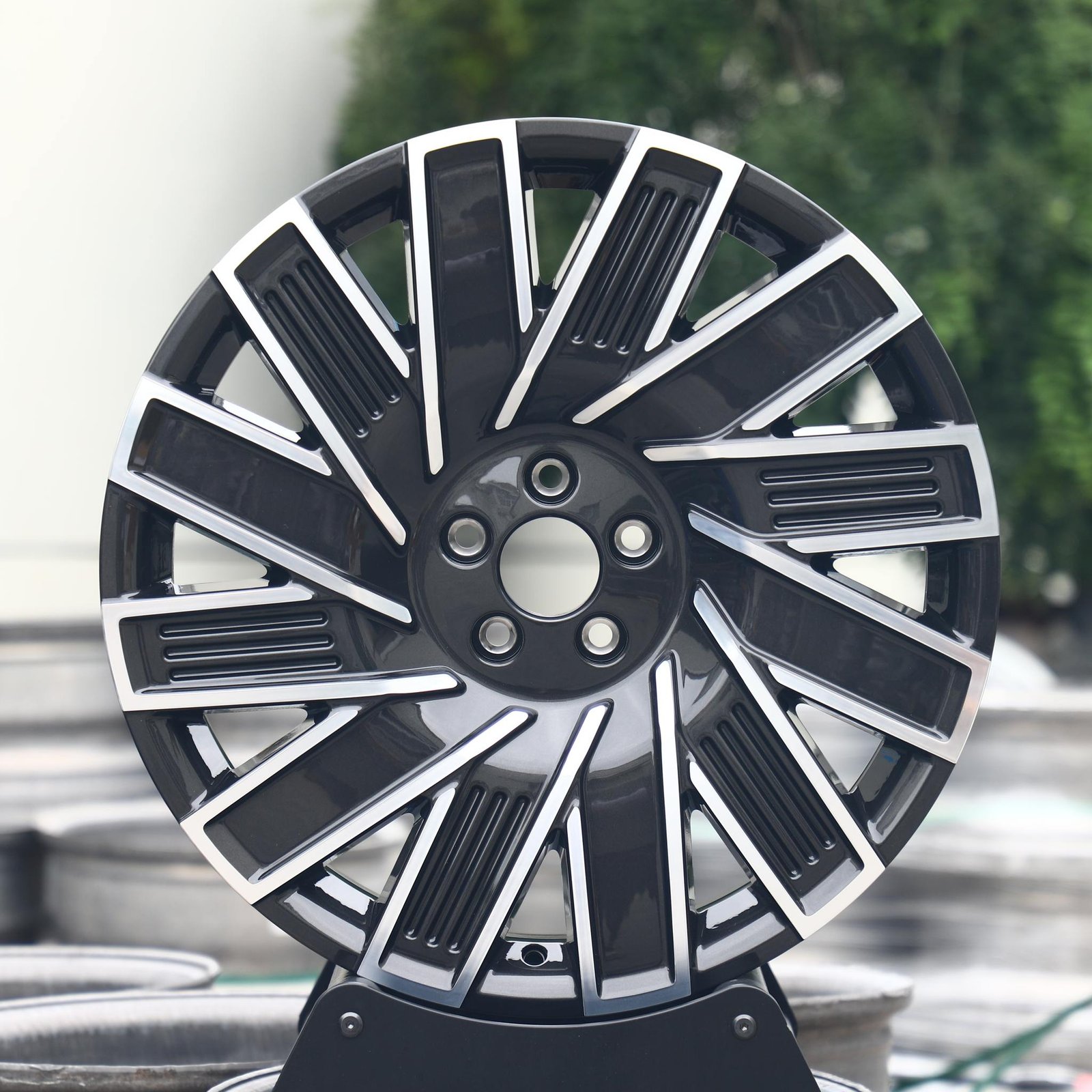 Porsche 911 wheels – Gloss Black / Gunmetal Directional Milled, front view