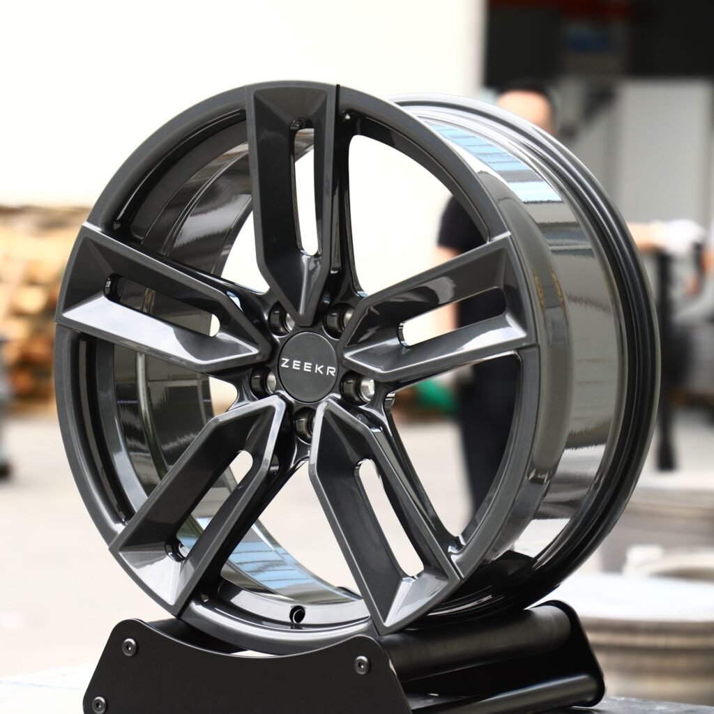 Zeekr 009 wheels – Gloss Black / Gunmetal / Gray 5-Spoke (Zeekr OEM-Style), angled view