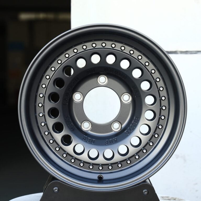 Toyota 4Runner wheels – Gloss Black / Gunmetal / Gray Full-Face Deep Lip, front view